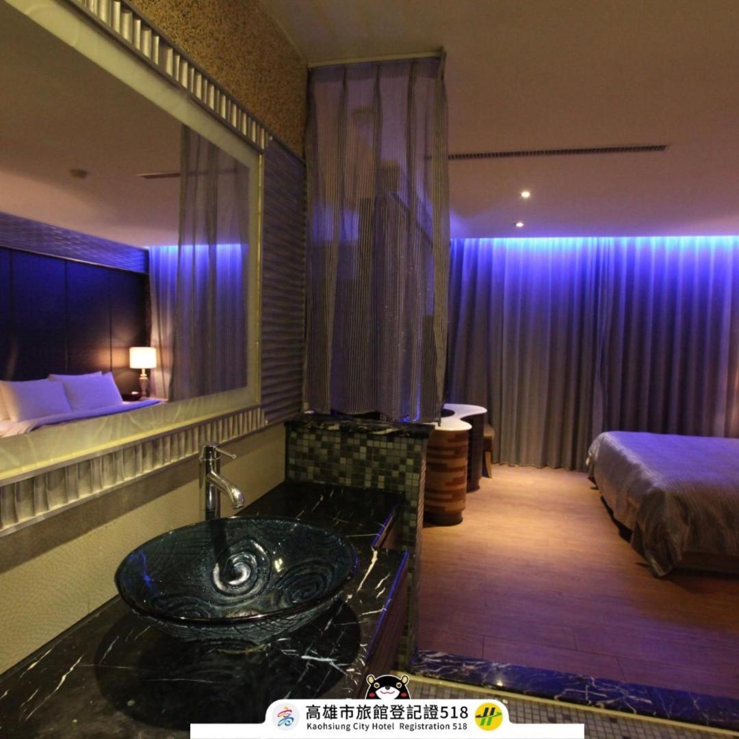Venice Motel Kaohsiung Extérieur photo