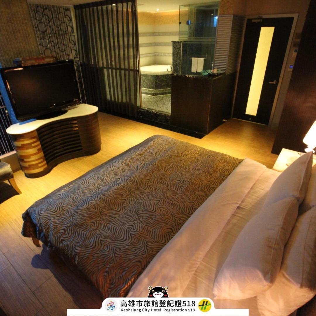 Venice Motel Kaohsiung Extérieur photo