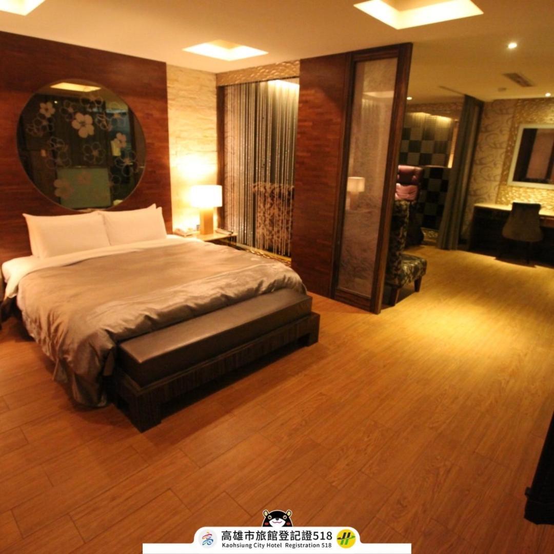 Venice Motel Kaohsiung Extérieur photo